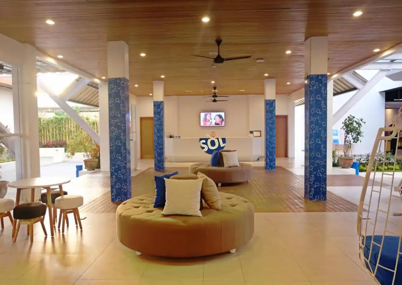 hotel-img