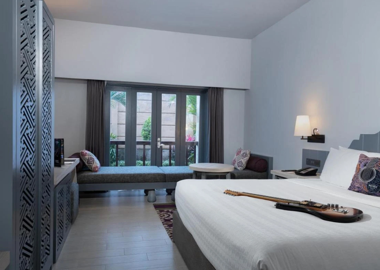 hotel-img