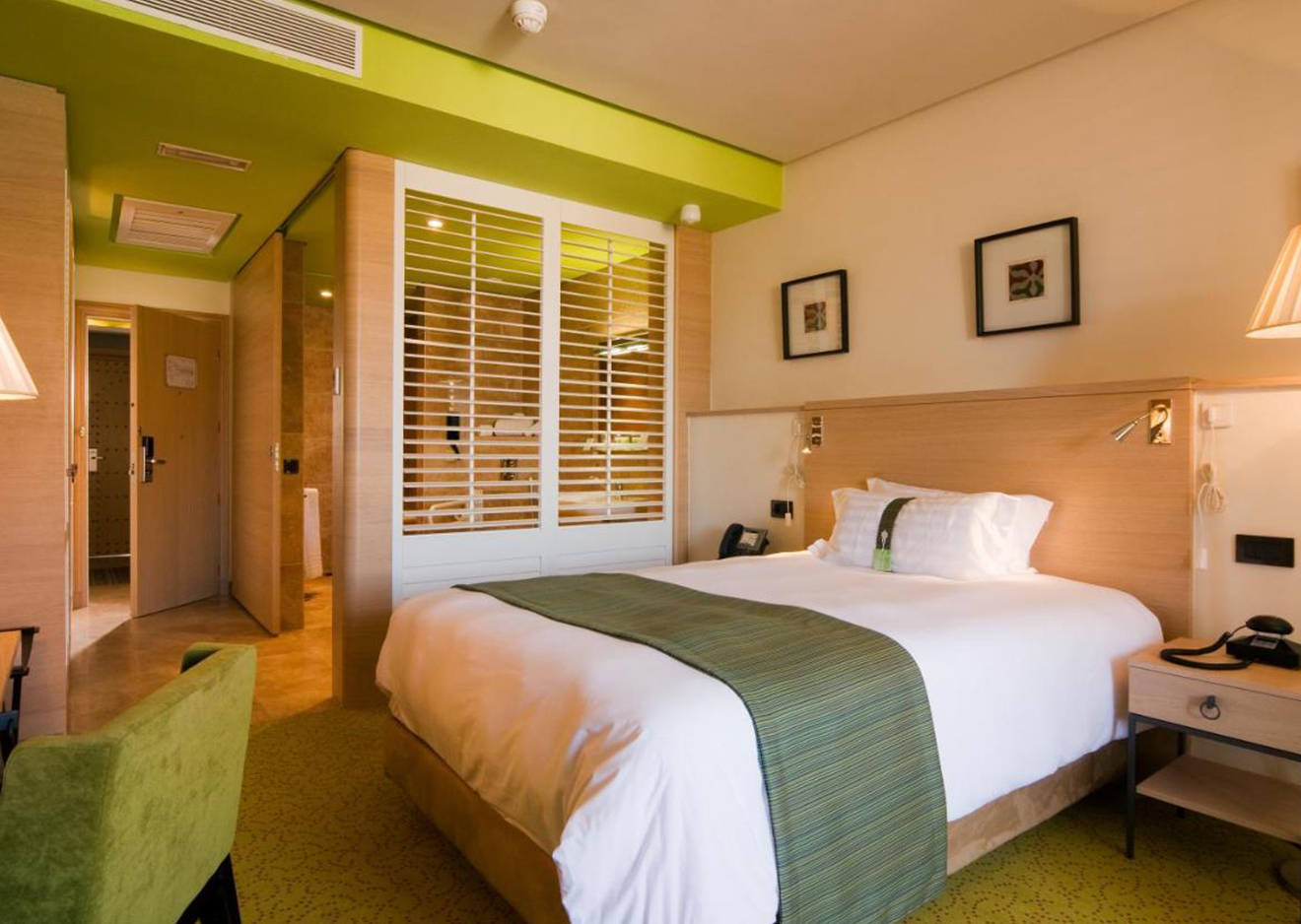 hotel-img