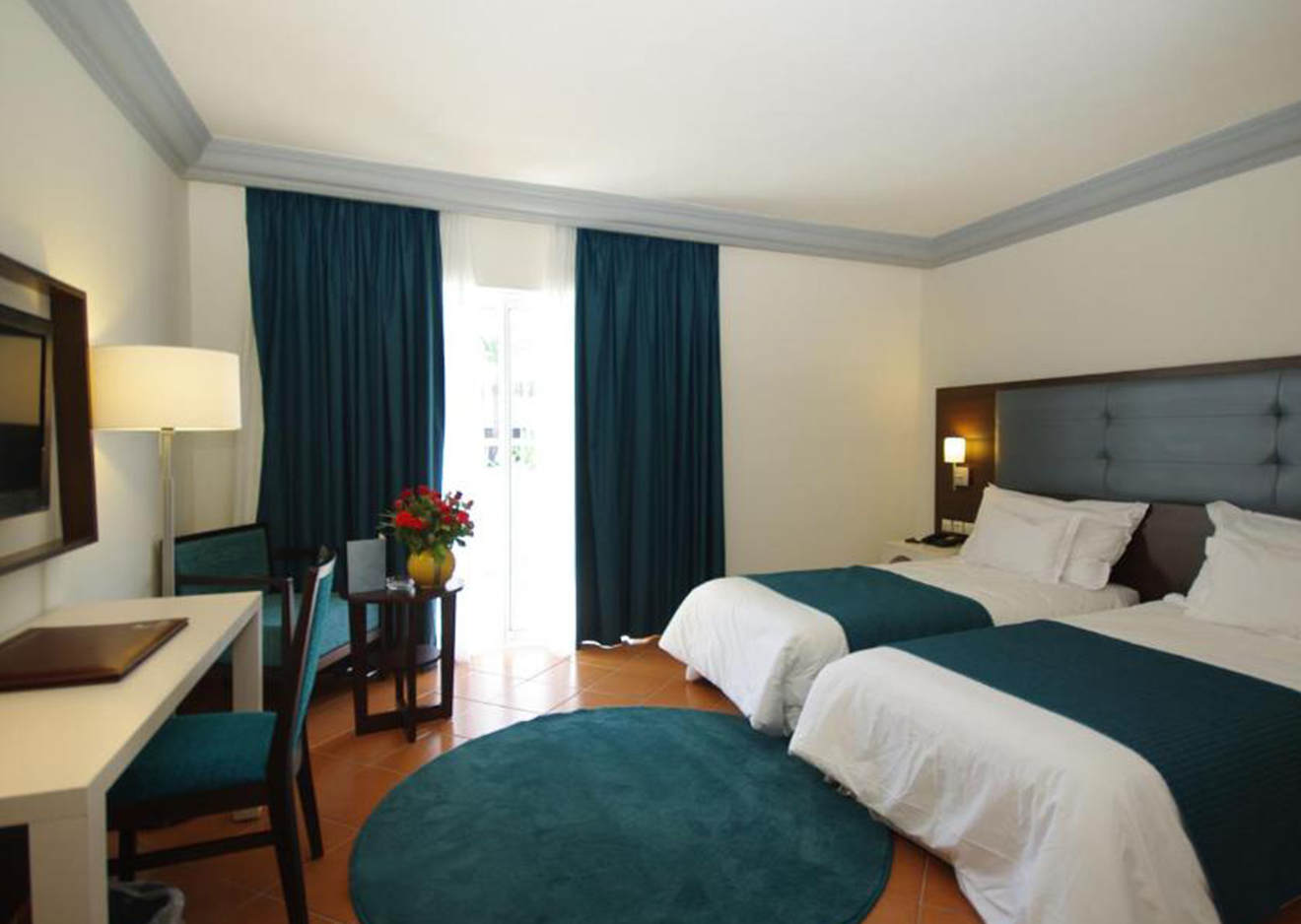 hotel-img