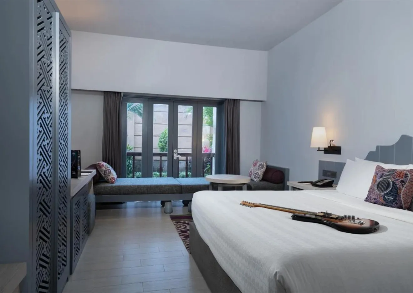 hotel-img