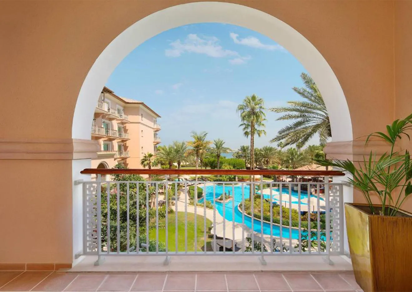hotel-img